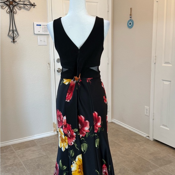 Floral Black Maxi Dress - Picture 3 of 5